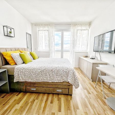 Studio Apartma Pag Blue Ocean 1 With Sea View Pag Town Eksteriør billede
