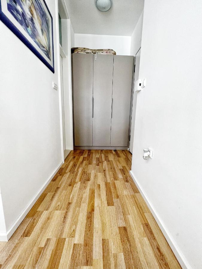 Studio Apartma Pag Blue Ocean 1 With Sea View Pag Town Eksteriør billede