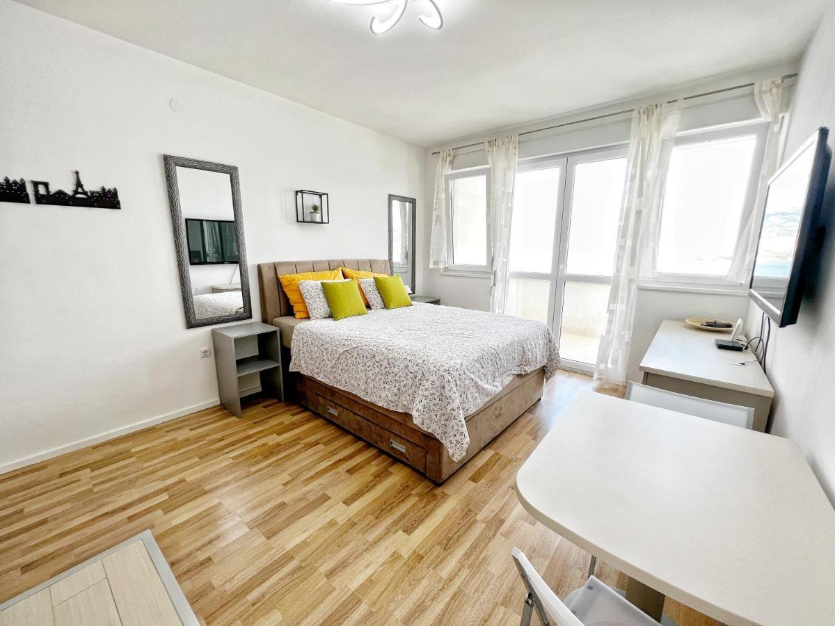 Studio Apartma Pag Blue Ocean 1 With Sea View Pag Town Eksteriør billede