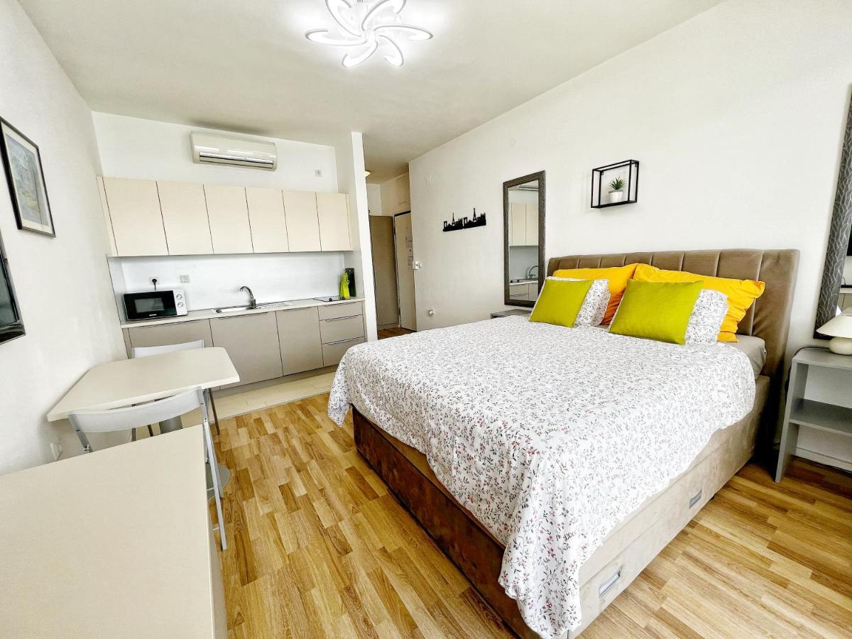 Studio Apartma Pag Blue Ocean 1 With Sea View Pag Town Eksteriør billede