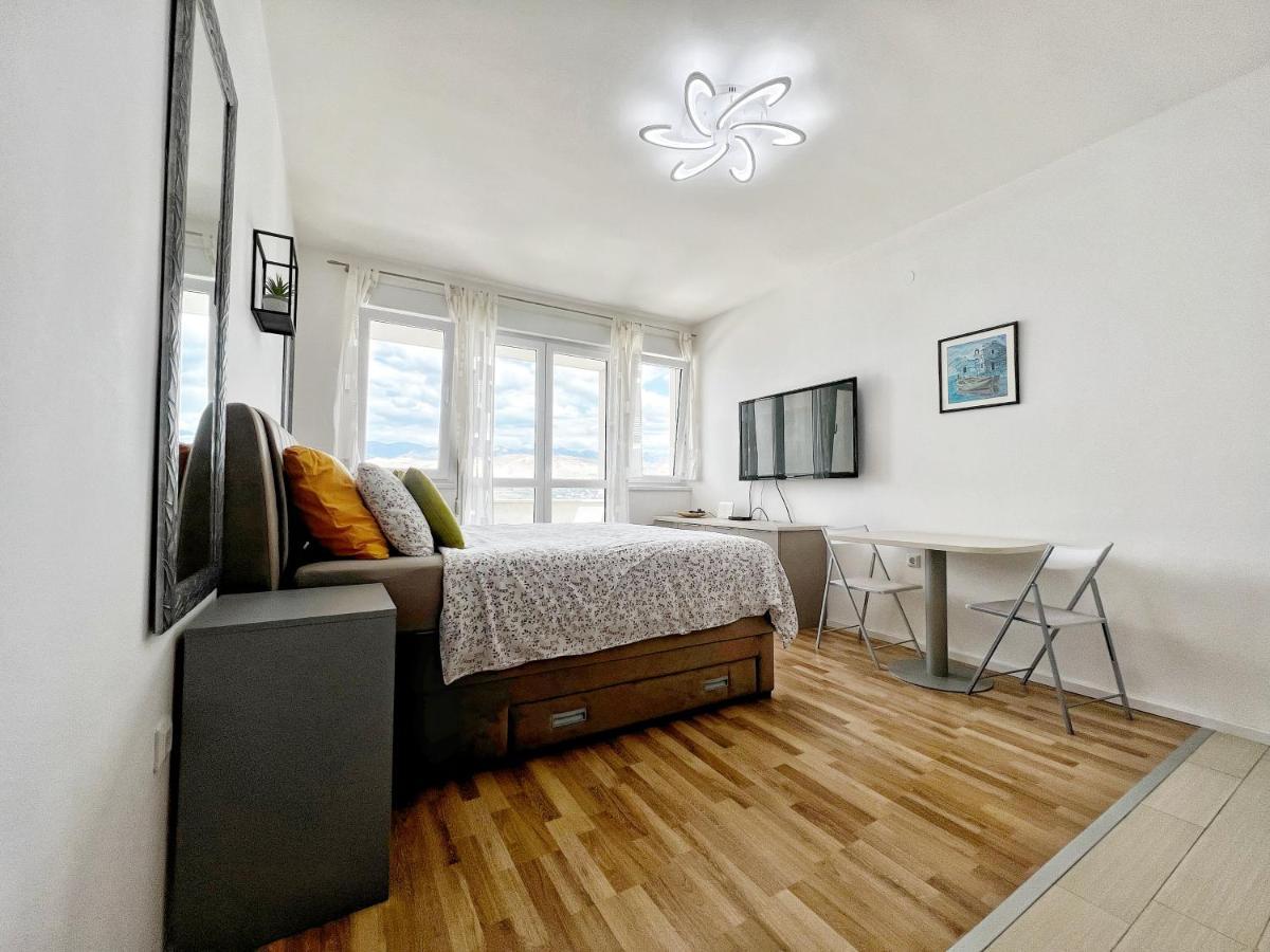 Studio Apartma Pag Blue Ocean 1 With Sea View Pag Town Eksteriør billede