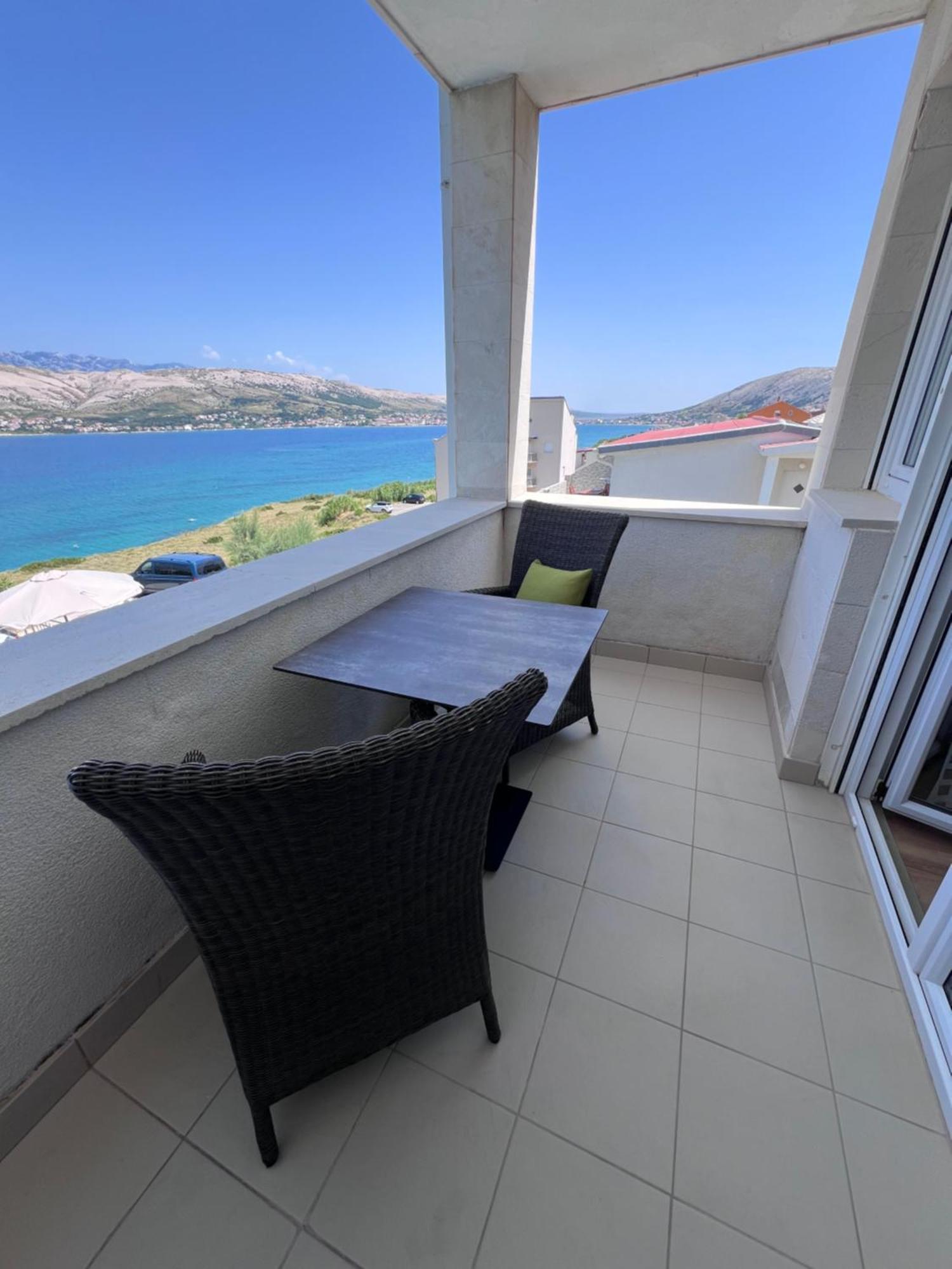Studio Apartma Pag Blue Ocean 1 With Sea View Pag Town Eksteriør billede